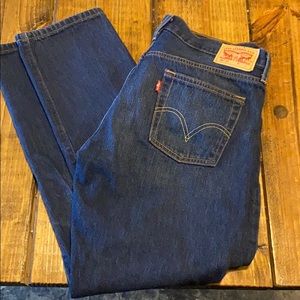Women’s Levi jeans